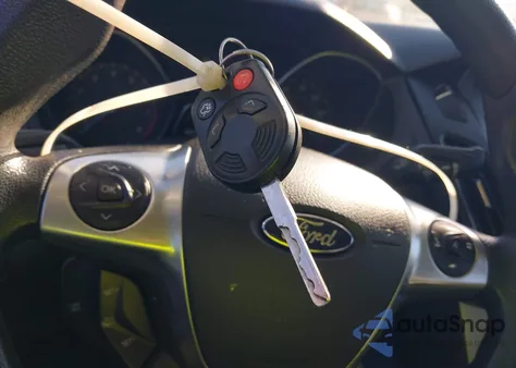 2014 Ford Focus Se z USA, uszkodzony, nr VIN 1FADP3F20EL272146